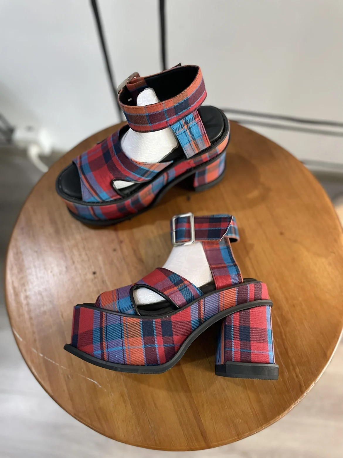 Platform Xadrez Buckle Strap S - Women Fashion Outfits avaliação e preço