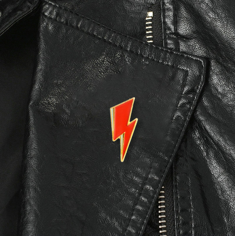 Aladdin Lightning Esmalte Pin  - Women Fashion Icon avaliação e preço