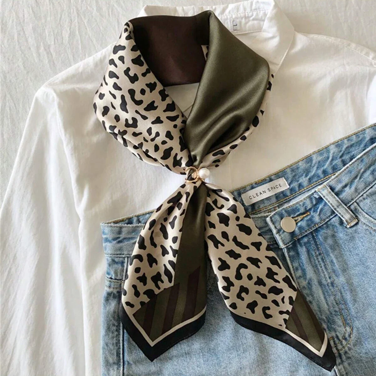 1 Peça de Lenço Feminino Estil - Women'S Fashion In The 70S avaliação e preço
