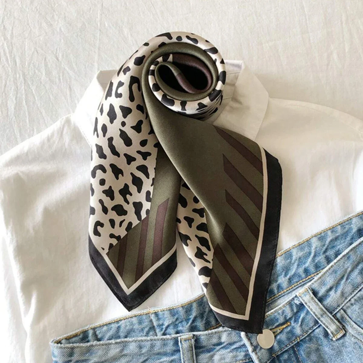 1 Peça de Lenço Feminino Estil - Women'S Fashion In The 70S avaliação e preço